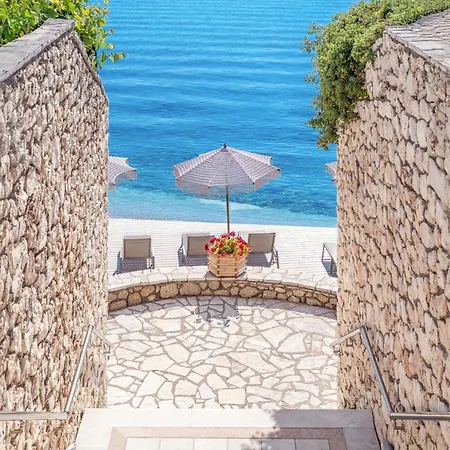 Porto Galini Seaside & 5* Nikiána